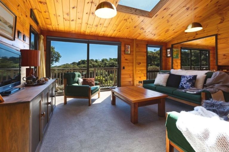 Photo of property in 88 Motuhara Road, Plimmerton, Porirua, 5026