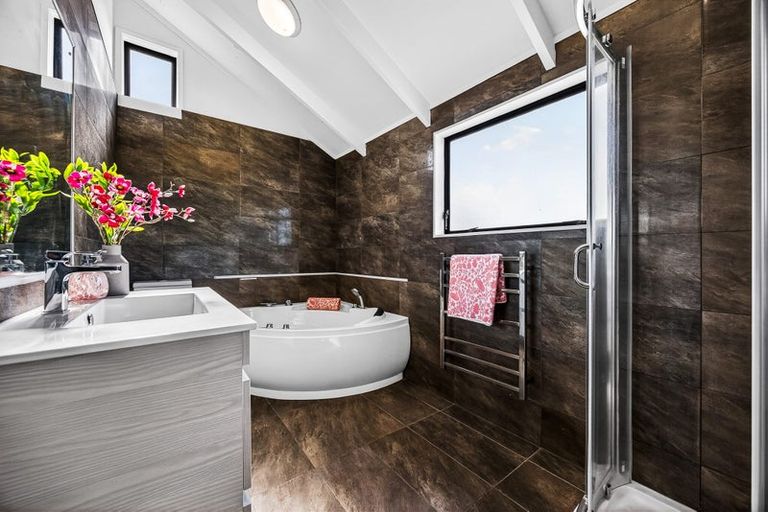 Photo of property in 61a Jaemont Avenue, Te Atatu South, Auckland, 0610
