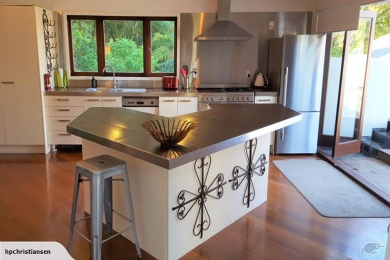 Photo of property in 6a Channel View Road, Campbells Bay, Auckland, 0630