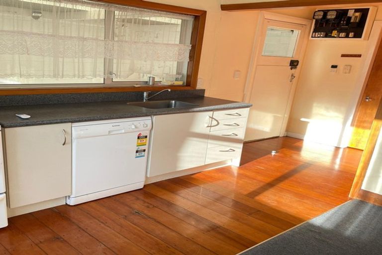 Photo of property in 45 Cambridge Terrace, Waiwhetu, Lower Hutt, 5010