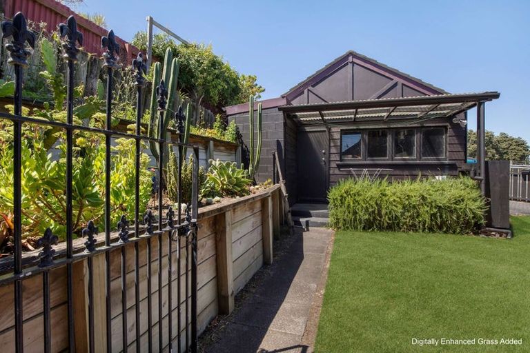 Photo of property in 2 Montgomery Road, Otamatea, Whanganui, 4501