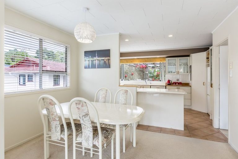 Photo of property in 25 Spinella Drive, Bayview, Auckland, 0629