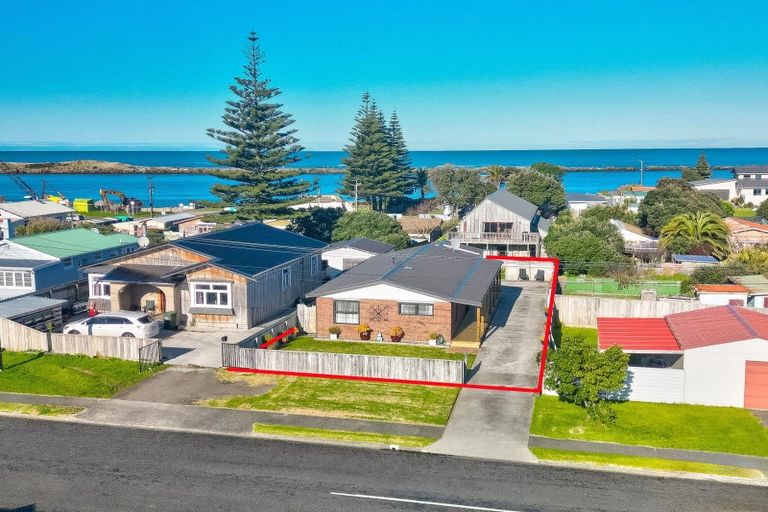 Photo of property in 11a Ashton Terrace, Castlecliff, Whanganui, 4501