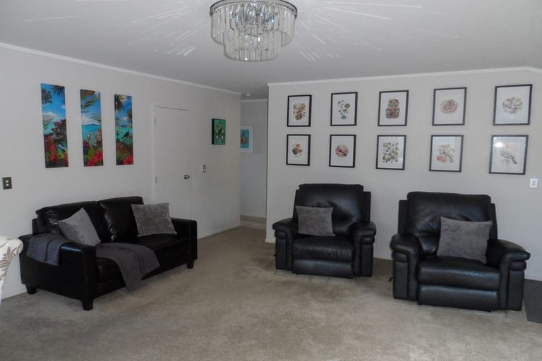 Photo of property in 2/14 Knott Road, Stanmore Bay, Whangaparaoa, 0932