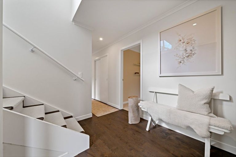 Photo of property in 5c Woodward Avenue, Mangere Bridge, Auckland, 2022