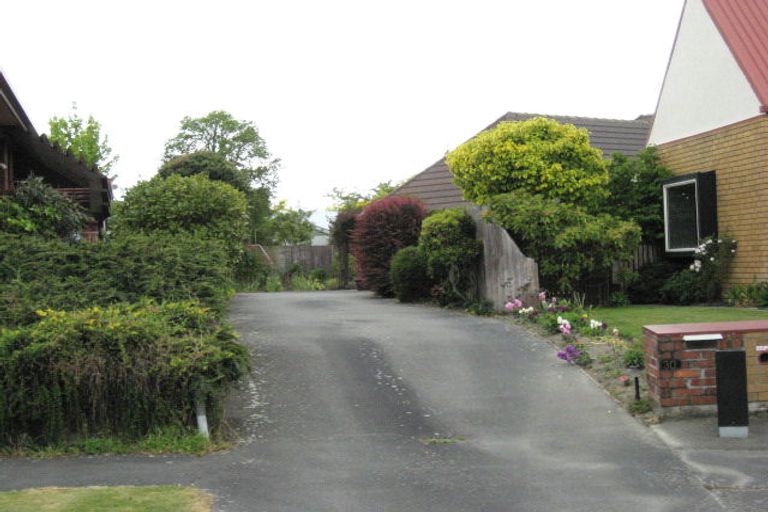 Photo of property in 30 Derenzy Place, Avonhead, Christchurch, 8042
