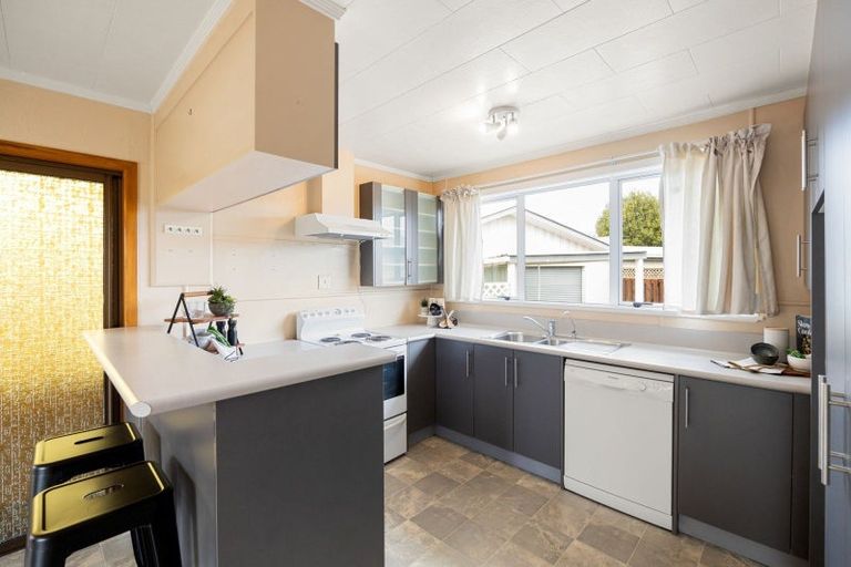 Photo of property in 16 Clematis Avenue, Pukete, Hamilton, 3200