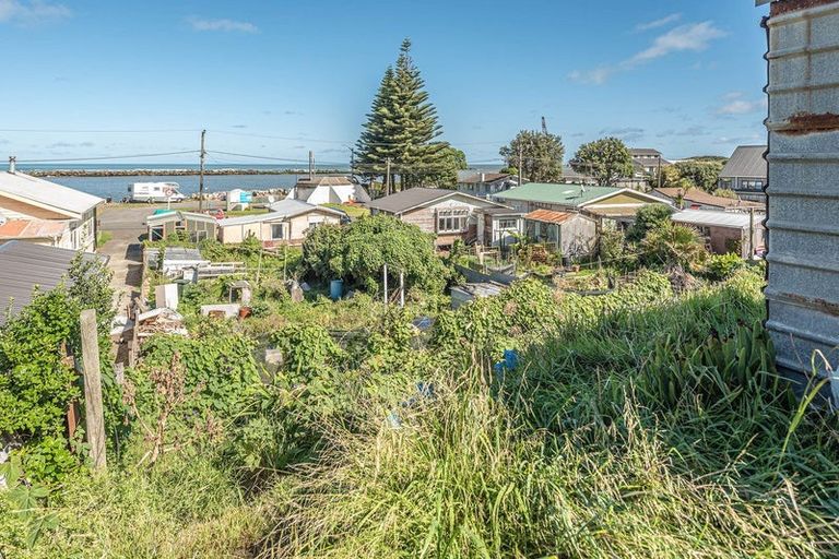 Photo of property in 5 Ashton Terrace, Castlecliff, Whanganui, 4501