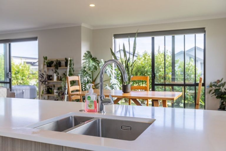 Photo of property in 1 Fontana Street, Papamoa, 3118