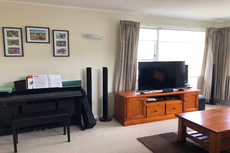 Photo of property in 10 Lomita Road, Johnsonville, Wellington, 6037