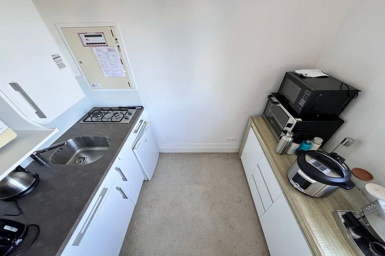 Photo of property in 8 Central Terrace, Kelburn, Wellington, 6012