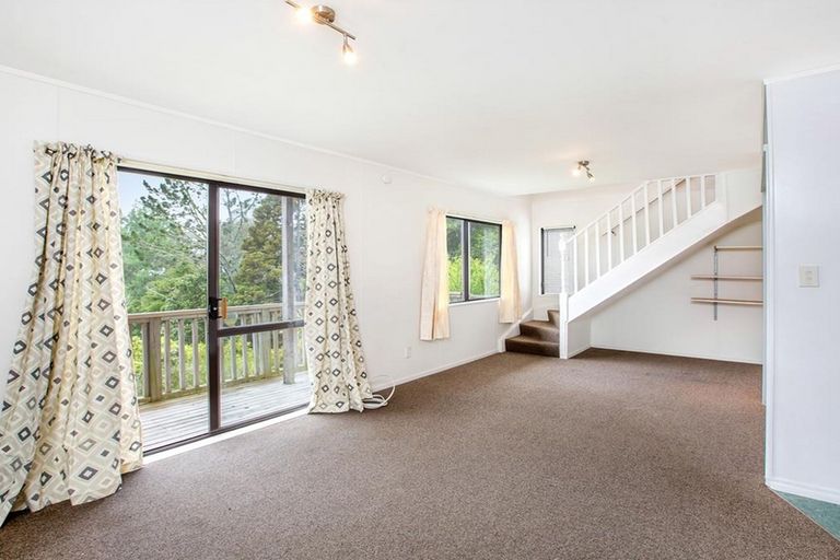 Photo of property in 96 Sunnyside Road, Sunnyvale, Auckland, 0612