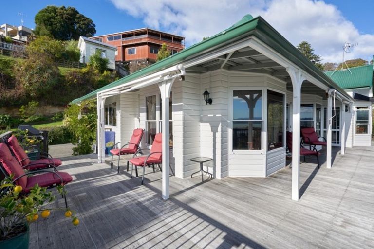 Photo of property in 23 Denholm Road, Hospital Hill, Napier, 4110