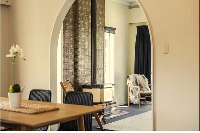 Photo of property in 10 Black Rock Road, Newlands, Wellington, 6037