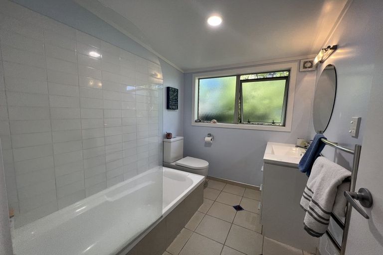 Photo of property in 11 Ocean View Road, Milford, Auckland, 0620