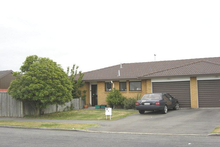 Photo of property in 2/43 Radiata Avenue, Parklands, Christchurch, 8083