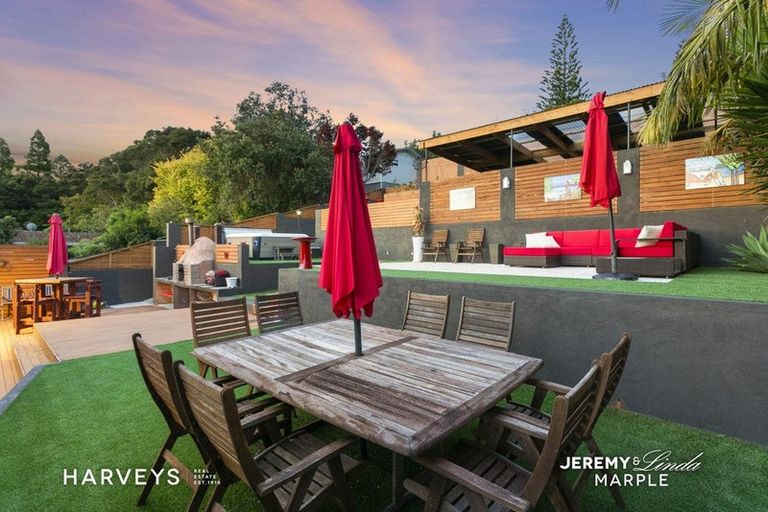 Photo of property in 21 Scotstoun Place, Glen Eden, Auckland, 0602