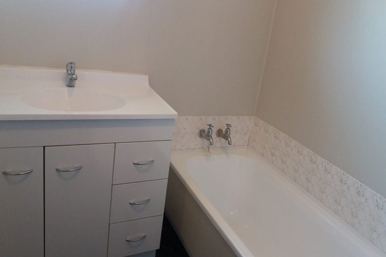 Photo of property in 20 Fisher Place, Carterton, 5713