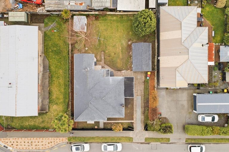 Photo of property in 193 Main North Road, Redwood, Christchurch, 8051