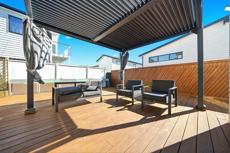 Photo of property in 20 Riroriro Road, Hobsonville, Auckland, 0616