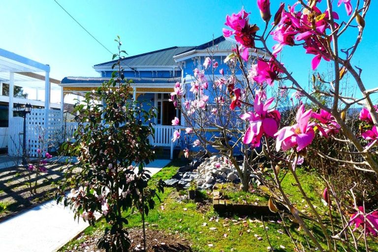 Photo of property in 123 Queen Street, Westport, 7825