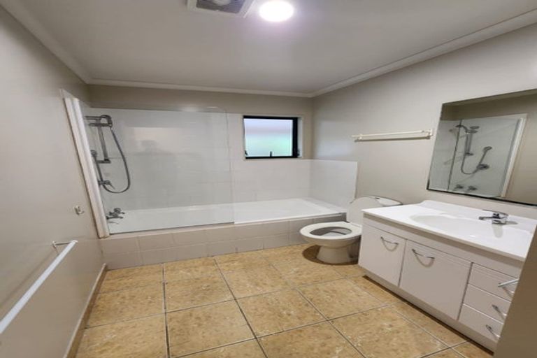 Photo of property in 53 Woodglen Road, Glen Eden, Auckland, 0602