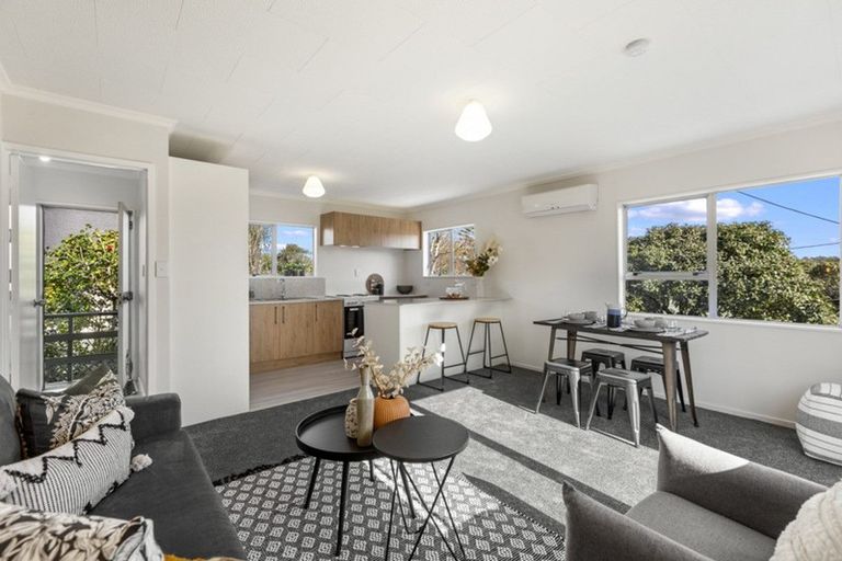 Photo of property in 2/25 Tawa Road, Te Atatu Peninsula, Auckland, 0610