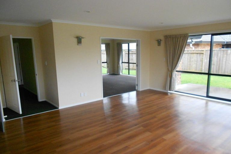 Photo of property in 10 Cleveland Heights, Kelvin Grove, Palmerston North, 4414