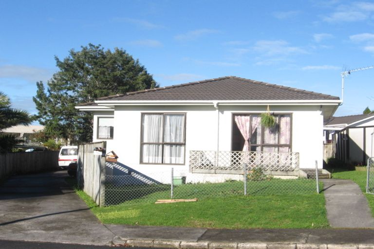 Photo of property in 2/17 Adams Road, Manurewa, Auckland, 2102