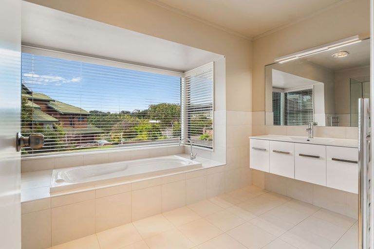 Photo of property in 146 Pacific Parade, Army Bay, Whangaparaoa, 0930
