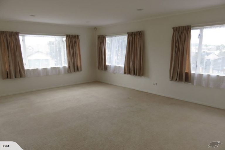 Photo of property in 21 Bard Place, Golflands, Auckland, 2013