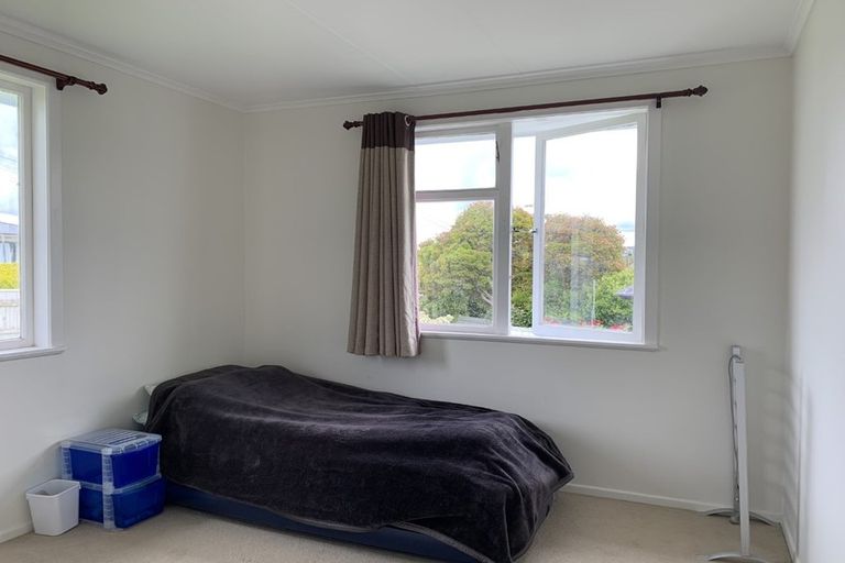 Photo of property in 1/8 Valdale Road, Henderson, Auckland, 0610
