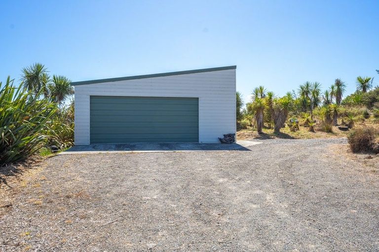 Photo of property in 17 Henham Lane, Waikawa Beach, Levin, 5573
