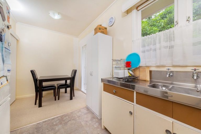 Photo of property in 10 Woodward Avenue, Mangere Bridge, Auckland, 2022