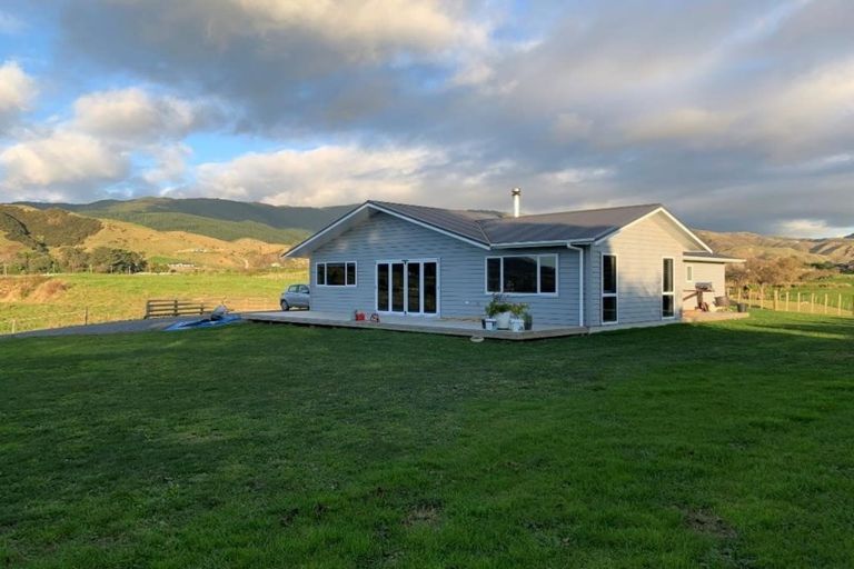 Photo of property in 14c Mountain View Drive, Manakau, Otaki, 5583