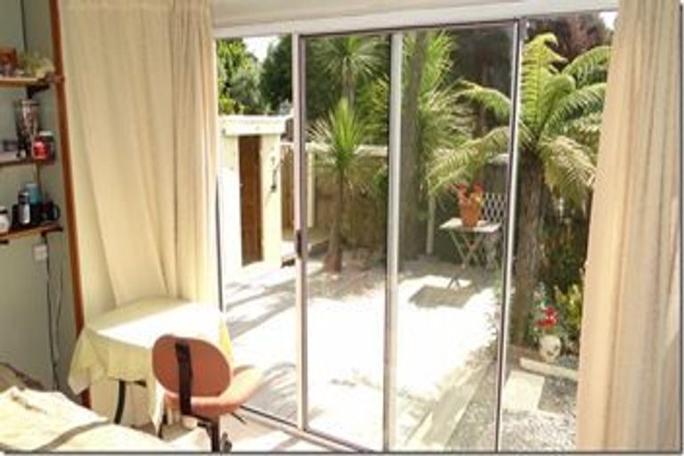 Photo of property in 18 Edward Avenue, Edgeware, Christchurch, 8013