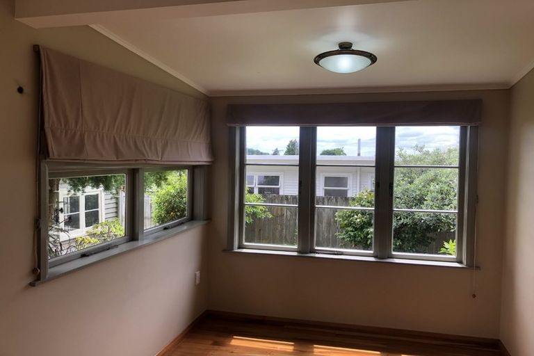 Photo of property in 31 Forest Lake Road, Forest Lake, Hamilton, 3200