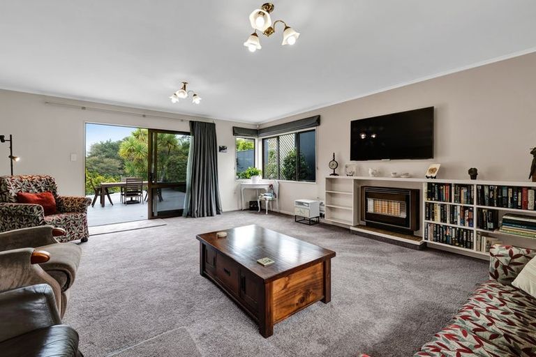 Photo of property in 5 Ruskin Place, Westown, New Plymouth, 4310