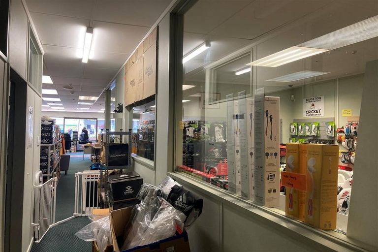 Photo of property in 154 Main Street, Upper Hutt Central, Upper Hutt, 5018