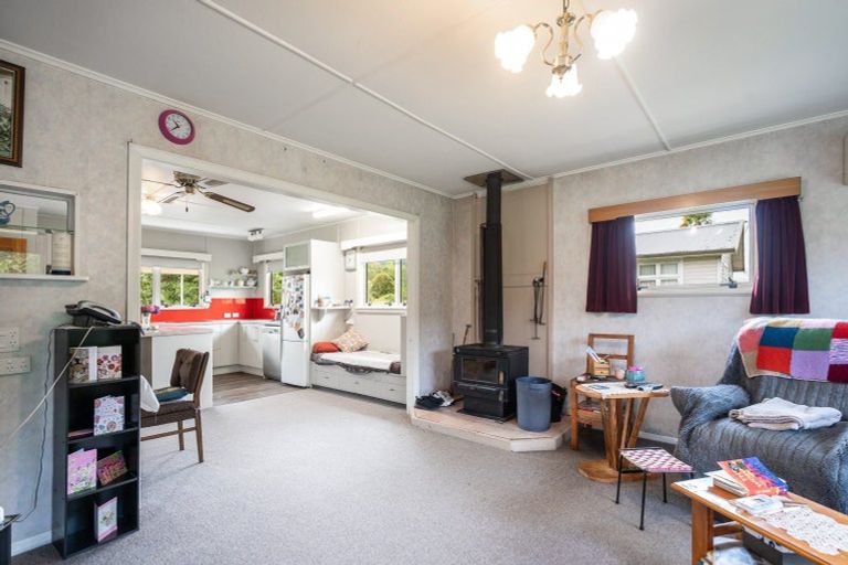 Photo of property in 153 Fairfax Street, Murchison, 7007