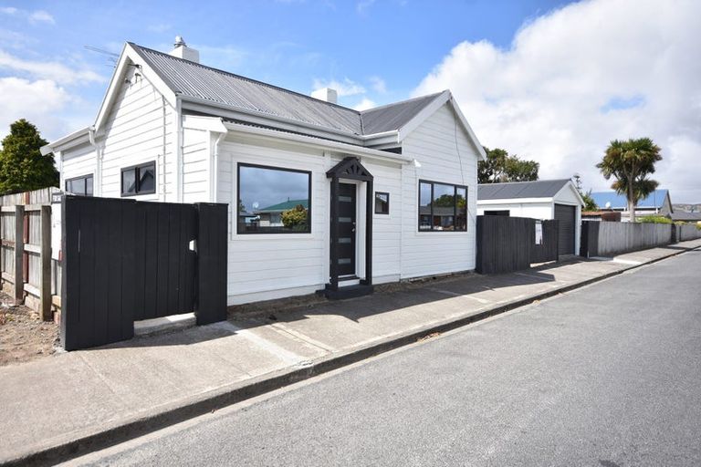 Photo of property in 4 Cross Street, Milton, 9220