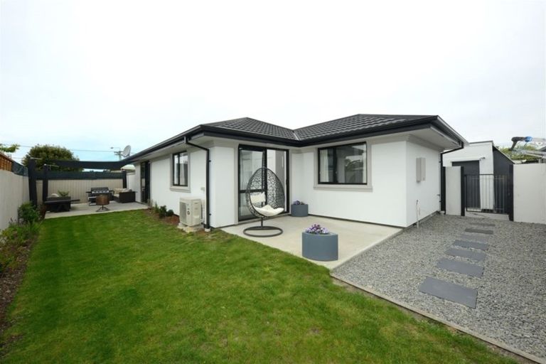 Photo of property in 174a Bowhill Road, New Brighton, Christchurch, 8083