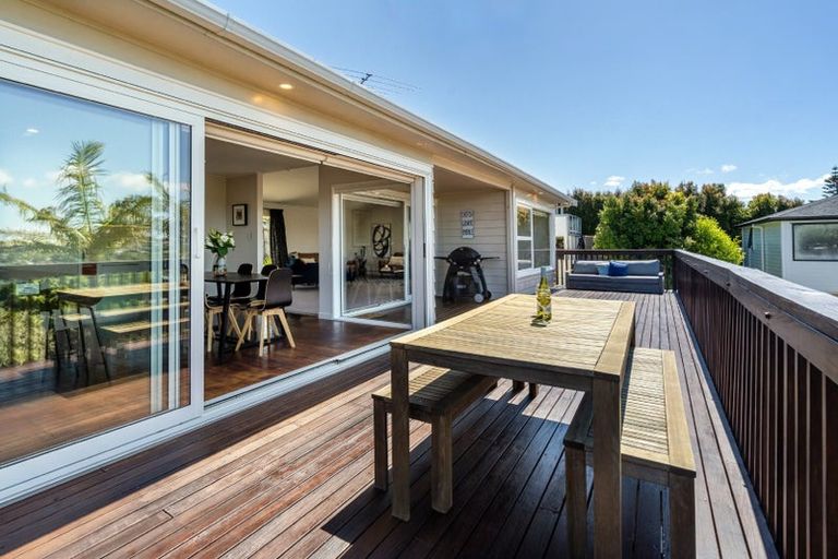 Photo of property in 61 Carlisle Road, Torbay, Auckland, 0630