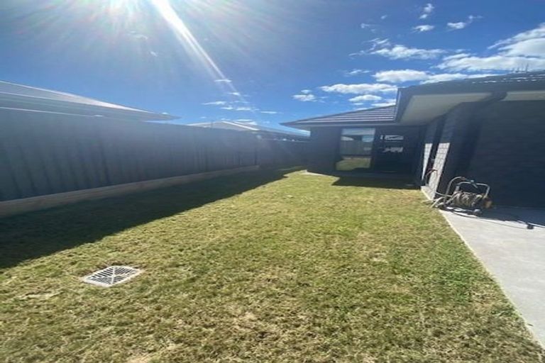 Photo of property in 72 Tabraham Crescent, Pyes Pa, Tauranga, 3112