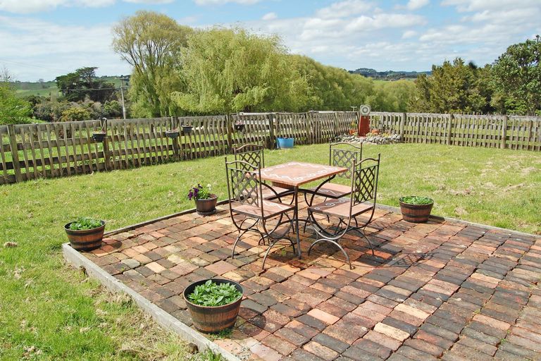 Photo of property in Gibbons Road, Kaiwaka, 0573