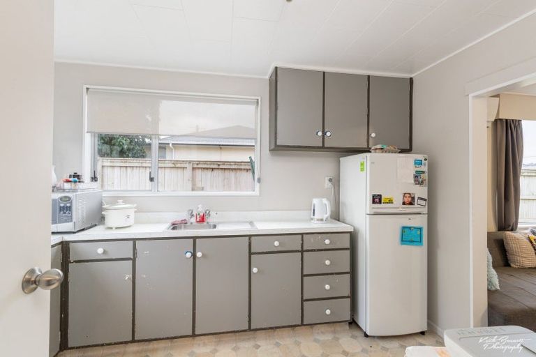 Photo of property in 8j Montgomery Crescent, Clouston Park, Upper Hutt, 5018