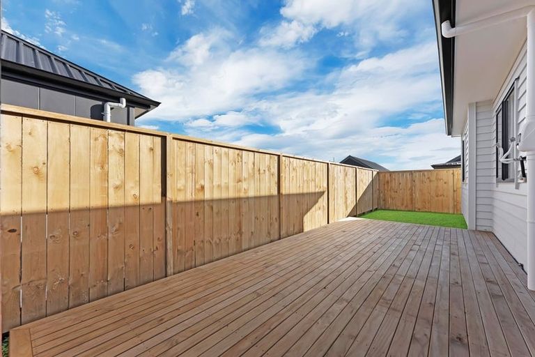 Photo of property in 8 Kobe Street, Karaka, 2580