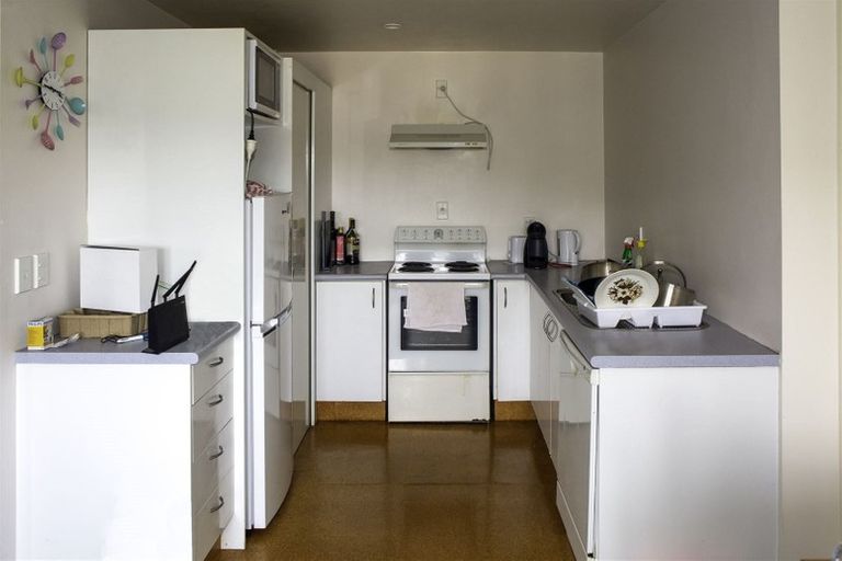 Photo of property in 4/93a Kelburn Parade, Kelburn, Wellington, 6012