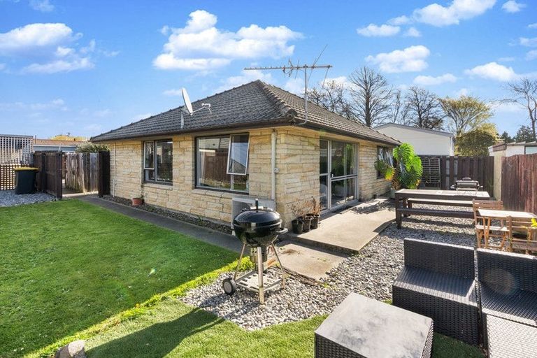 Photo of property in 2/18 Peer Street, Upper Riccarton, Christchurch, 8041