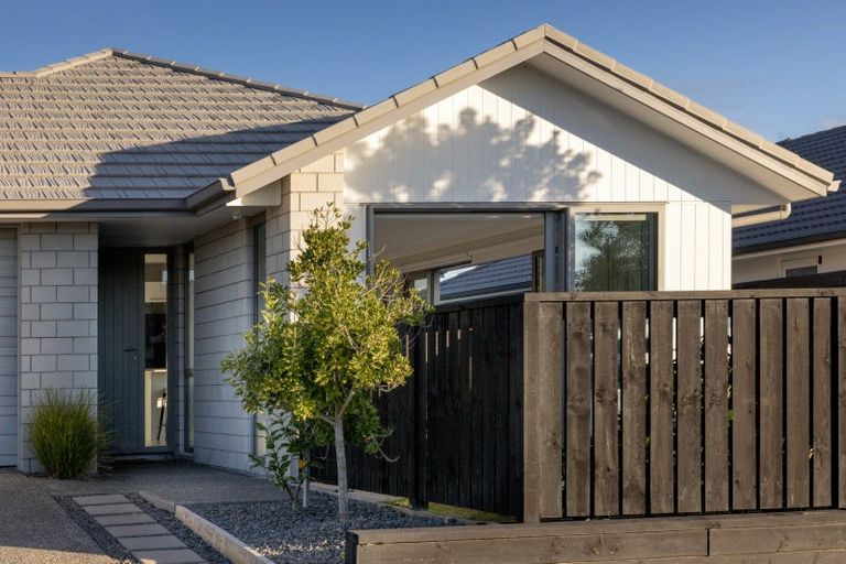 Photo of property in 43 Kaiora Drive, Papamoa Beach, Papamoa, 3118
